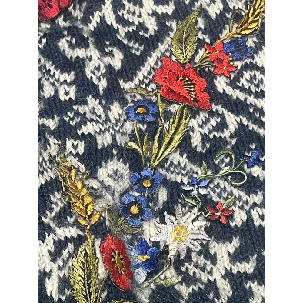 Rare Vintage Dale of Norway Embroidered Wool Cardigan | Cottagecore | Size S - Picture 4 of 11